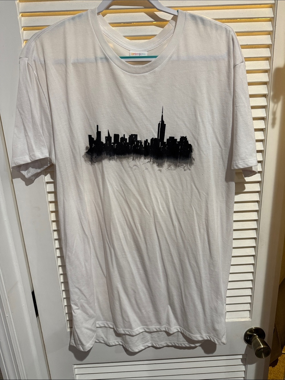 LuLaRoe White Short-Sleeve Tee with Black City Skyline Graphic